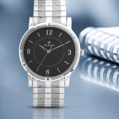 Titan Men Black Dial Watch 1639SM03