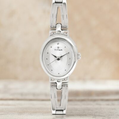 Titan Women Silver-Toned Analogue Watch ...