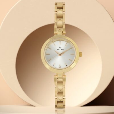 Titan Women Silver-Toned Analogue Watch 2598YM01