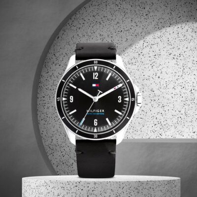 Tommy Hilfiger Men Black Patterned Dial & Leather Straps Analogue Watch – TH1791904W