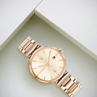 Tommy Hilfiger Women Gold-Toned Aria Ana...